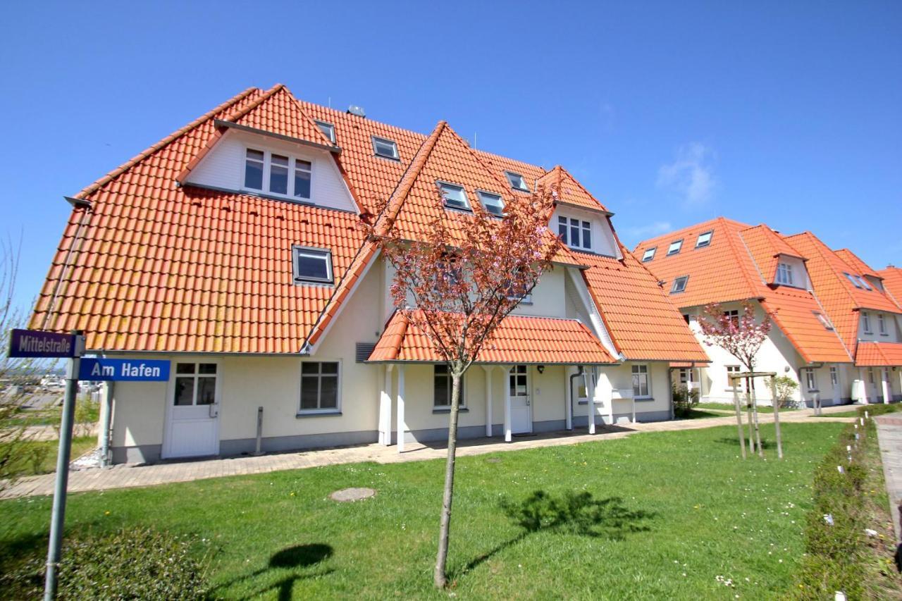 Hafennahe Ferienwohnung Mit Balkon Und Meerblick - Hafenhaeuser Wiek Wohnung 13 Wiek auf Rügen Buitenkant foto